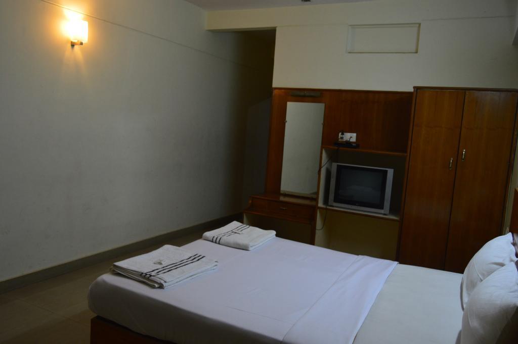 Qik Stay @ S.K. Continental Mysore Extérieur photo