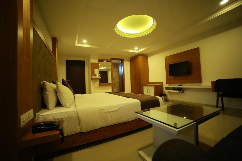 Qik Stay @ S.K. Continental Mysore Extérieur photo