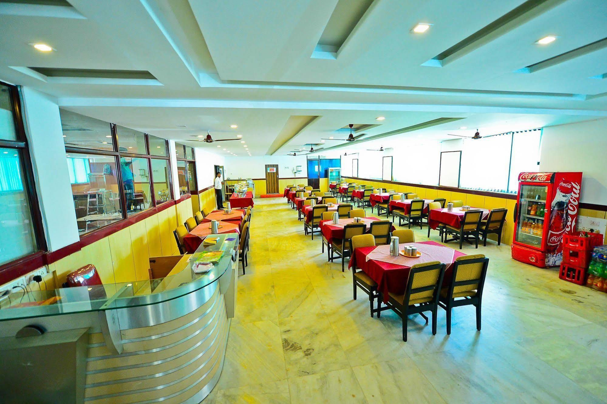 Qik Stay @ S.K. Continental Mysore Extérieur photo
