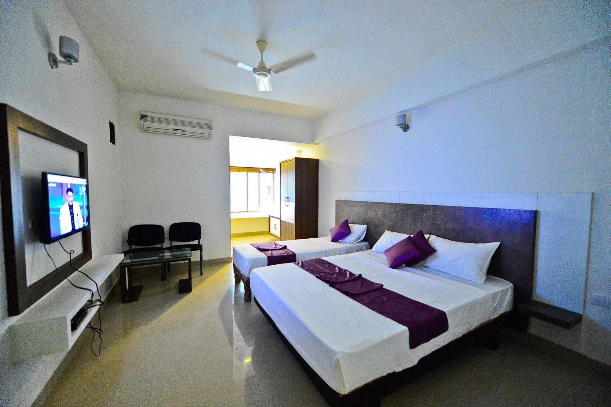 Qik Stay @ S.K. Continental Mysore Extérieur photo