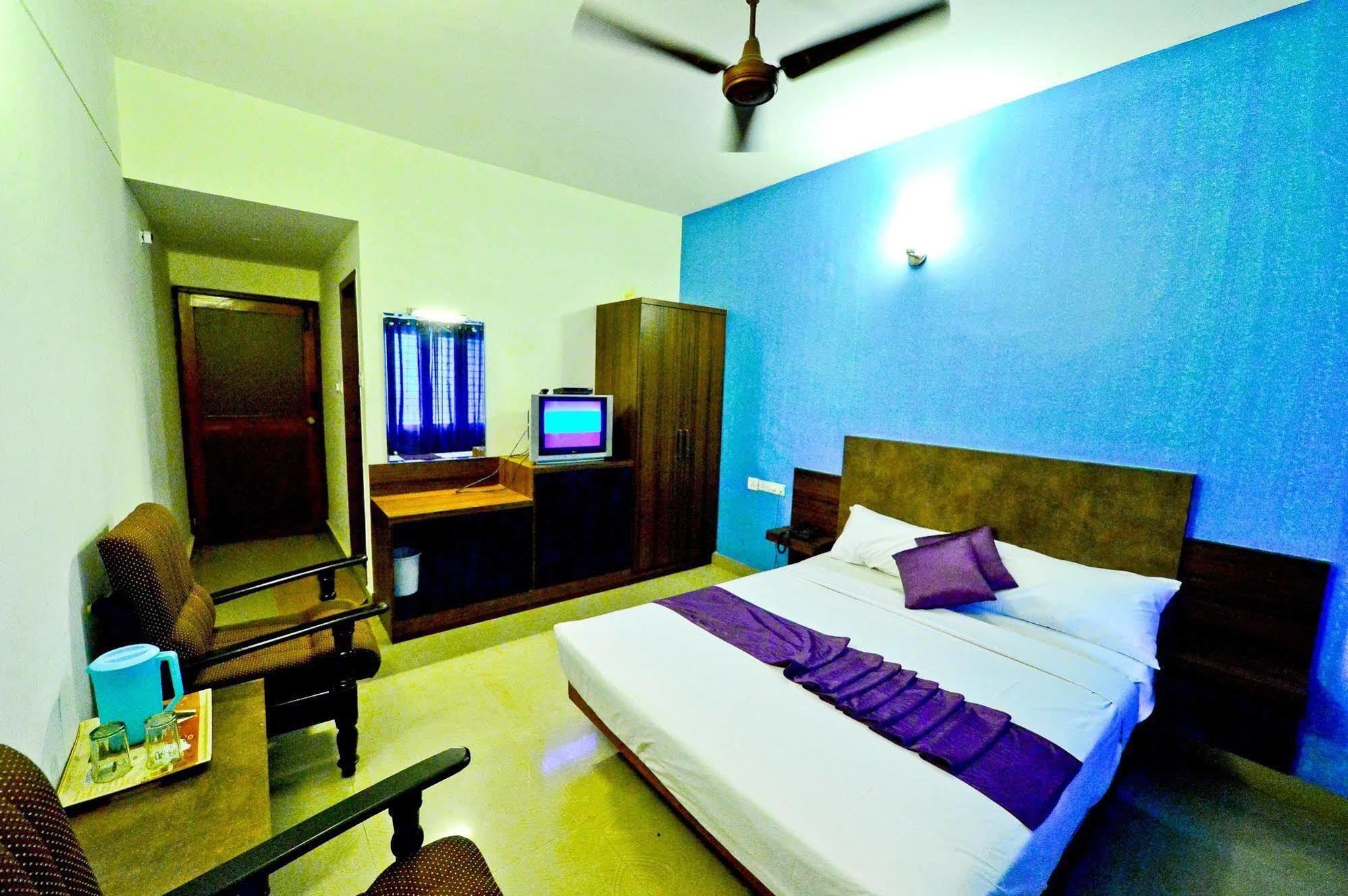 Qik Stay @ S.K. Continental Mysore Extérieur photo